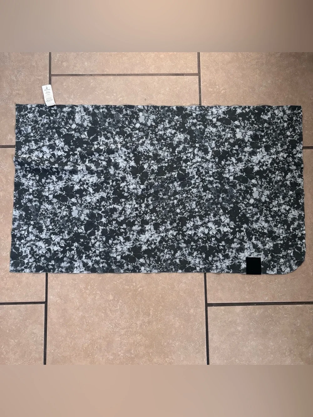 Lululemon The Towel Yoga Mat Towel SubCelsius White Black Floral Microfiber OS